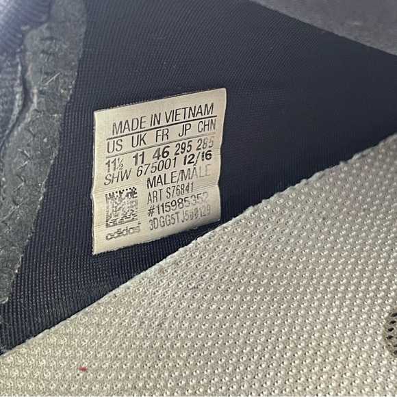 Adidas NMD R1 size 11.5. Core Black JD Sports Navy White. S76841. ultra boost - Picture 9 of 9